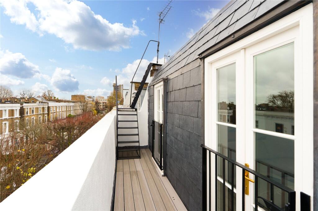 3 bedroom duplex apartment for sale in Leamington Road Villas, Notting Hill, London, W11